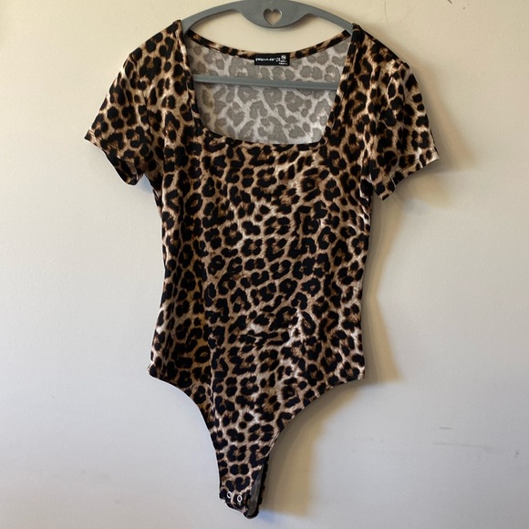 Popular 21 women’s animal print square neckline bodysuit thong snap closure M - Picture 3 of 11